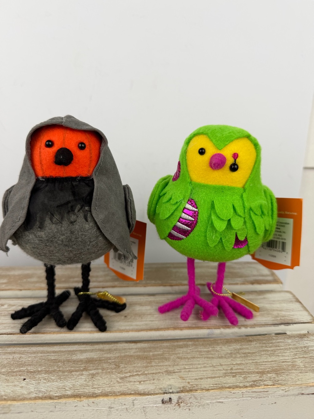 NWT Hyde and EEK Boutique Featherly
Friends Lewis & Moldy Target Birds Halloween